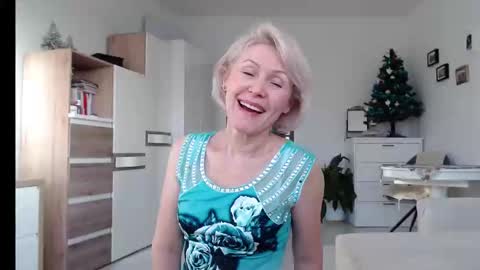Snapshot of jasmin18v chatting on 20, 12, 2024 Jasmin room for people 40 online show from 20, 12, 2024