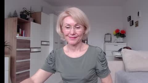 Snapshot of jasmin18v chatting on 2, 3, 2025 Jasmin room for people 40 online show from 2, 3, 2025