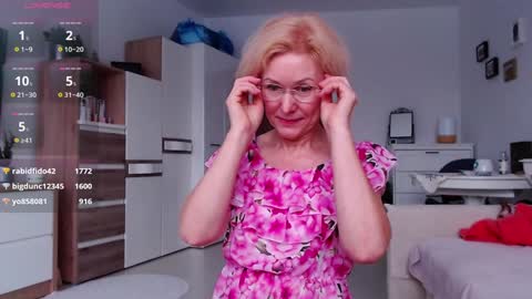 Snapshot of jasmin18v chatting on 14, 1, 2026 Jasmin room for people 40 online show from 14, 1, 2026