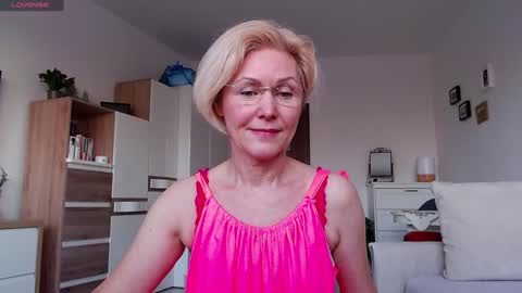 Snapshot of jasmin18v chatting on 19, 1, 2026 Jasmin room for people 40 online show from 19, 1, 2026
