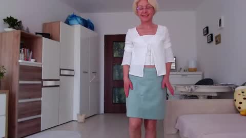 Jasmin room for people 40 online show from 9, 4, 2026