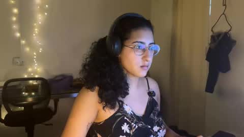 Snapshot of jasmineprincess_ chatting on 5, 5, 2026 Jasmine online show from 5, 5, 2026