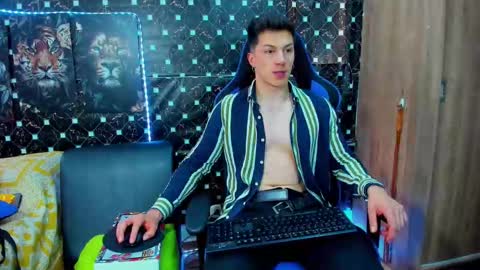 Snapshot of javiersexymann chatting on 30, 9, 2025 Javier online show from 30, 9, 2025