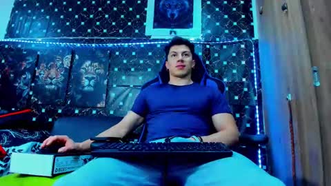 Snapshot of javiersexymann chatting on 8, 10, 2025 Javier online show from 8, 10, 2025