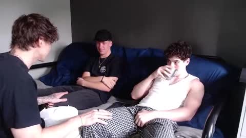 Snapshot of jaycex_69 chatting on 6, 1, 2025 THE HOUSE online show from 6, 1, 2025