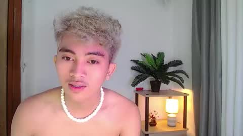 jaysee_hugecox online show from 18, 4, 2026