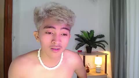 jaysee_hugecox online show from 18, 4, 2026