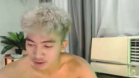 jaysee_hugecox online show from 19, 4, 2026