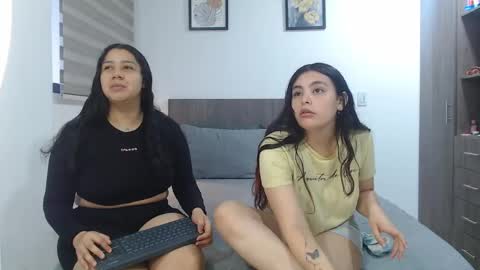 Jazmin and Scarlett online show from 27, 4, 2026
