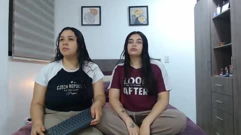 Jazmin and Scarlett online show from 6, 5, 2026