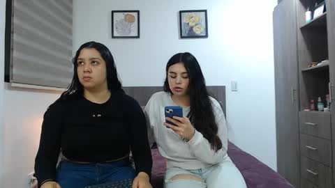 Jazmin and Scarlett online show from 12, 5, 2026