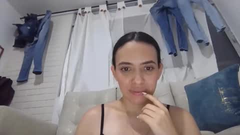 jazminojeda online show from 17, 5, 2026