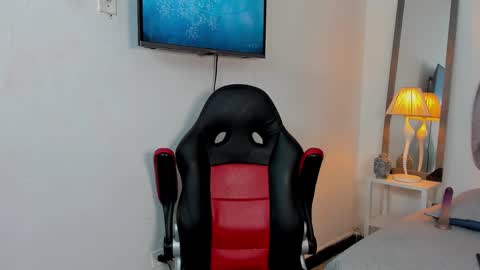 Snapshot of jdaniel_shellby chatting on 4, 12, 2024 jhon online show from 4, 12, 2024