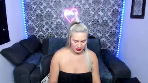 Snapshot of jdstudio chatting on 18, 10, 2025 . Julianita y Valery . online show from 18, 10, 2025