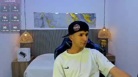 Snapshot of jdwhite18 chatting on 27, 7, 2026 jdwhite18 online show from 27, 7, 2026