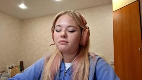 Snapshot of jeanesochan chatting on 20, 10, 2025 Sofia online show from 20, 10, 2025