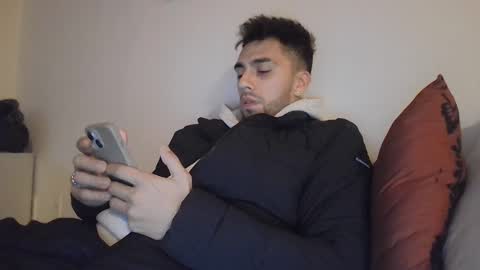 Snapshot of jeanpierbello7 chatting on 16, 12, 2024 jean pier bello Silva online show from 16, 12, 2024