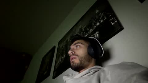 Snapshot of jeanpierbello7 chatting on 23, 12, 2024 jean pier bello Silva online show from 23, 12, 2024