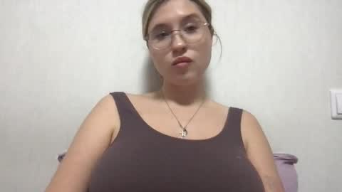 Snapshot of jelly_gum chatting on 12, 11, 2025 Inna online show from 12, 11, 2025