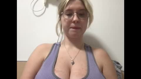 Snapshot of jelly_gum chatting on 11, 1, 2026 Inna online show from 11, 1, 2026