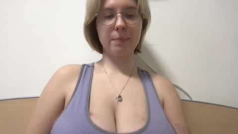 Snapshot of jelly_gum chatting on 4, 2, 2026 Inna online show from 4, 2, 2026