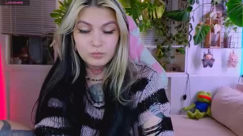 Jelya online show from 8, 9, 2025