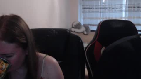 JenisAndPeter online show from 4, 7, 2026