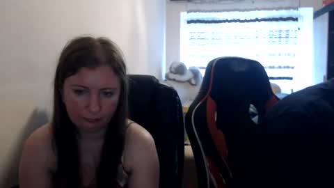 JenisAndPeter online show from 5, 7, 2026