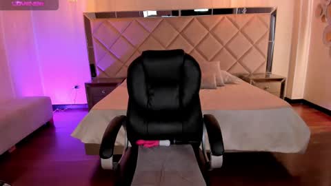 Snapshot of jennaolson chatting on 3, 3, 2025 Jenna Olson online show from 3, 3, 2025