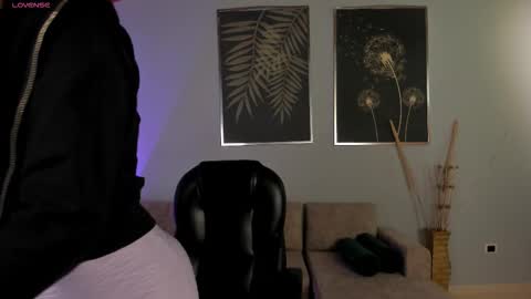 Jenna Olson  online show from 30, 11, 2025