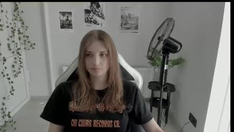 Snapshot of jenniestar chatting on 18, 6, 2026 Karla online show from 18, 6, 2026