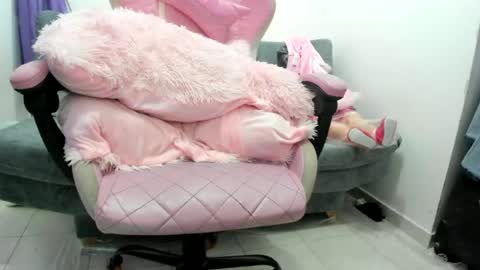jennifer_bodyy0404 online show from 14, 6, 2026
