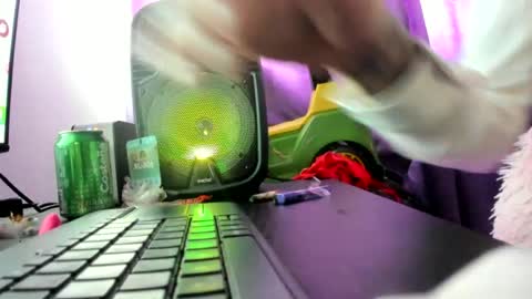 jennifer_bodyy0404 online show from 11, 7, 2026