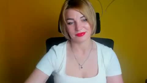 Snapshot of jennifer_cuttie chatting on 3, 7, 2026 Jennifer online show from 3, 7, 2026