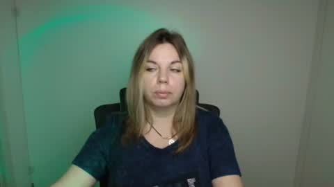 Snapshot of jennifer_moree chatting on 23, 9, 2025 Jennifer online show from 23, 9, 2025