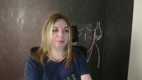 Snapshot of jennifer_moree chatting on 2, 10, 2025 Jennifer online show from 2, 10, 2025