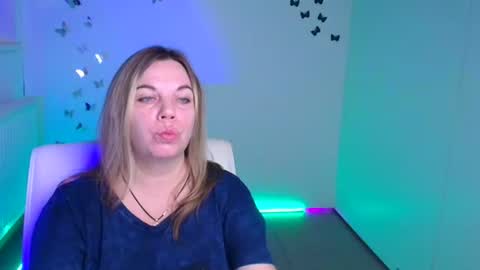 Snapshot of jennifer_moree chatting on 3, 10, 2025 Jennifer online show from 3, 10, 2025