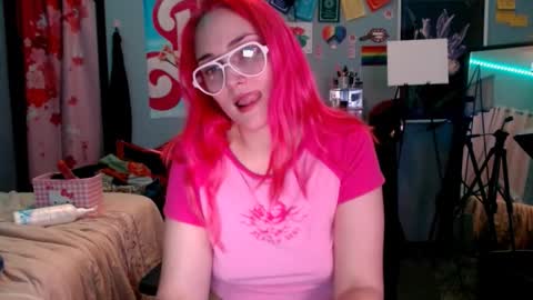 Jennifer Gwen online show from 31, 10, 2025