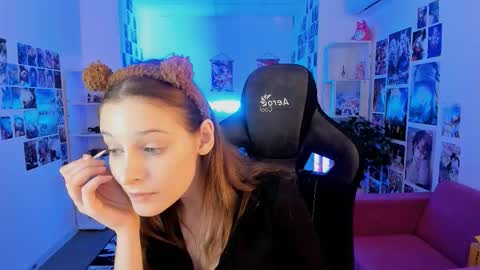 jenniferkiim online show from 3, 3, 2026