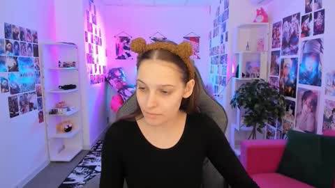 jenniferkiim online show from 15, 3, 2026