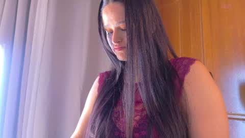 Jennifer vega  online show from 28, 4, 2026