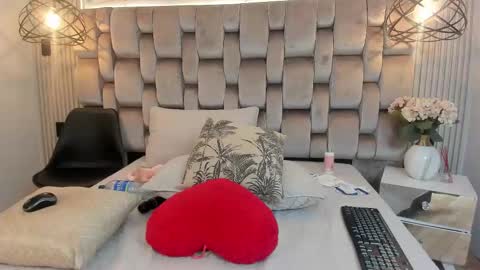 Snapshot of jennsexy_ chatting on 8, 3, 2025 Jennsexy  online show from 8, 3, 2025