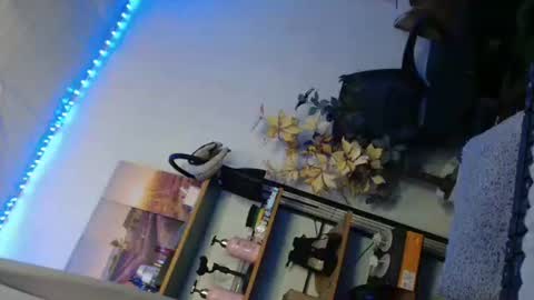 PRETTY JENNY online show from 2, 5, 2026