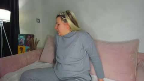 Snapshot of jenny_jimmy chatting on 24, 2, 2026 Jenny online show from 24, 2, 2026