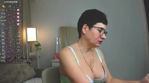 Snapshot of jennymons chatting on 10, 3, 2026 Jenny online show from 10, 3, 2026