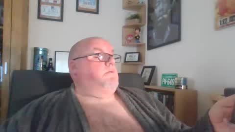 Snapshot of jerseyhammer01 chatting on 5, 11, 2025 Harry online show from 5, 11, 2025