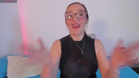 jessica herreraToday I will be your devil and you my victim online show from 28, 4, 2026