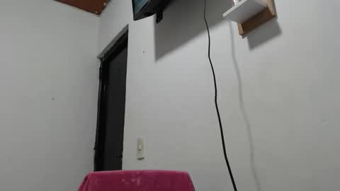 Snapshot of jess_beauty chatting on 10, 10, 2025 jess beauty online show from 10, 10, 2025