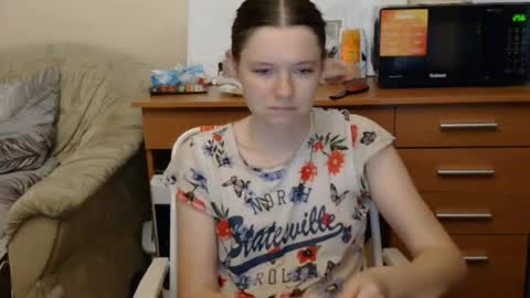 jessicaholland1 online show from 10, 7, 2026