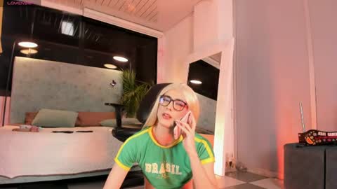 Snapshot of jessicameron chatting on 30, 6, 2026 JESSI AND NAOMI online show from 30, 6, 2026